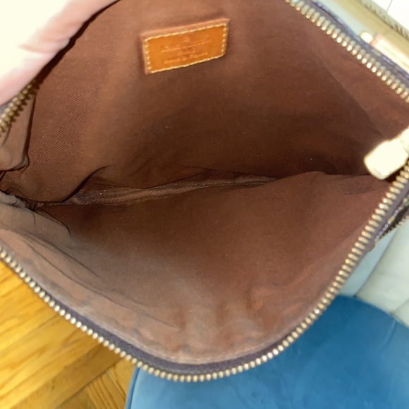 Louis Vuitton vintage Pochette Bosphore. Well loved. - Picture 8 of 10